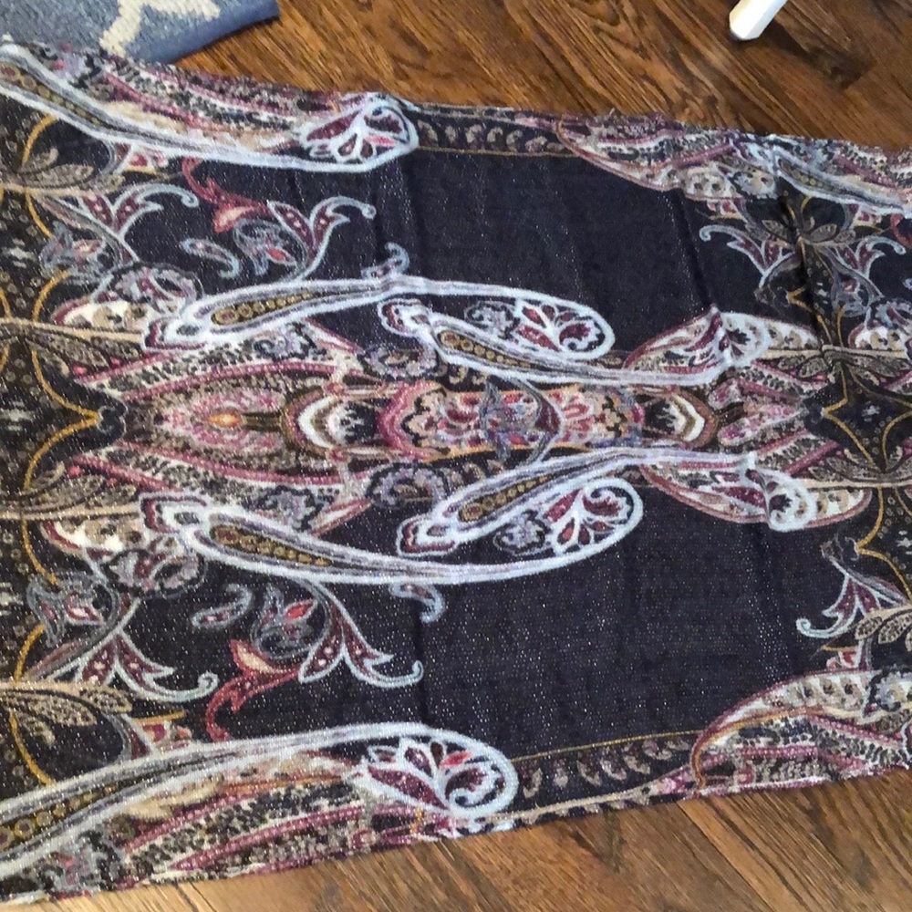 - Chico’s NWT beautiful scarf!!